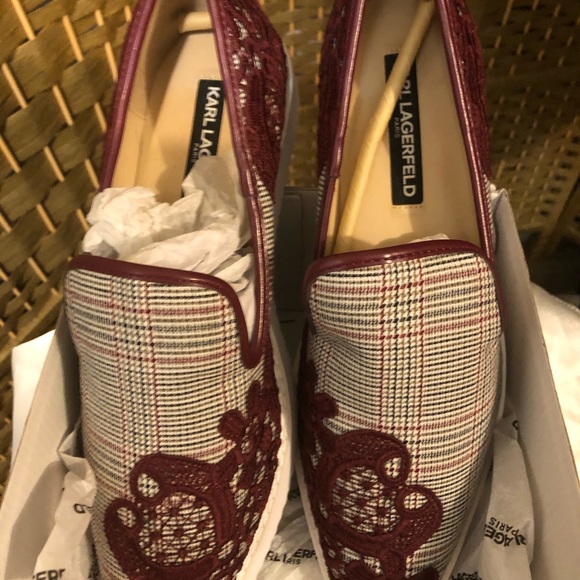 Karl Lagerfeld Paris Loafer. Plaid with embroidered appliqués. Sz 9 (NWT) - Picture 1 of 8